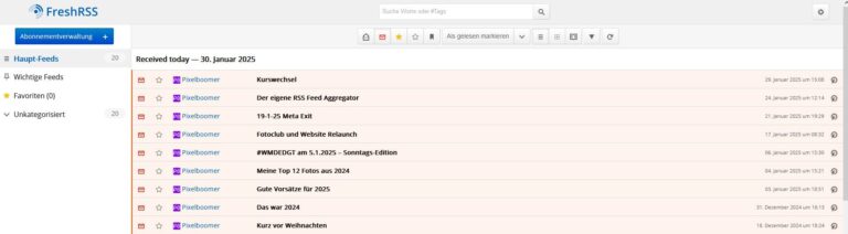 Screenshot der FreshRSS-Weboberfläche mit einer Liste von RSS-Feed-Artikeln, hauptsächlich von Webmaster, die alle am 31. Januar 2015 eingegangen sind. In der linken Seitenleiste werden Kategorien wie Haupt-Feeds, Wichtige Feeds und Favoriten angezeigt.